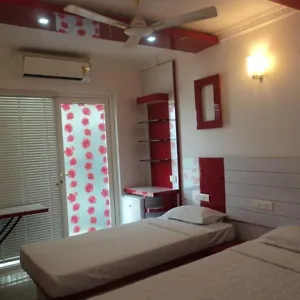 royal-castle-apartment.hotels-alappuzha.com/