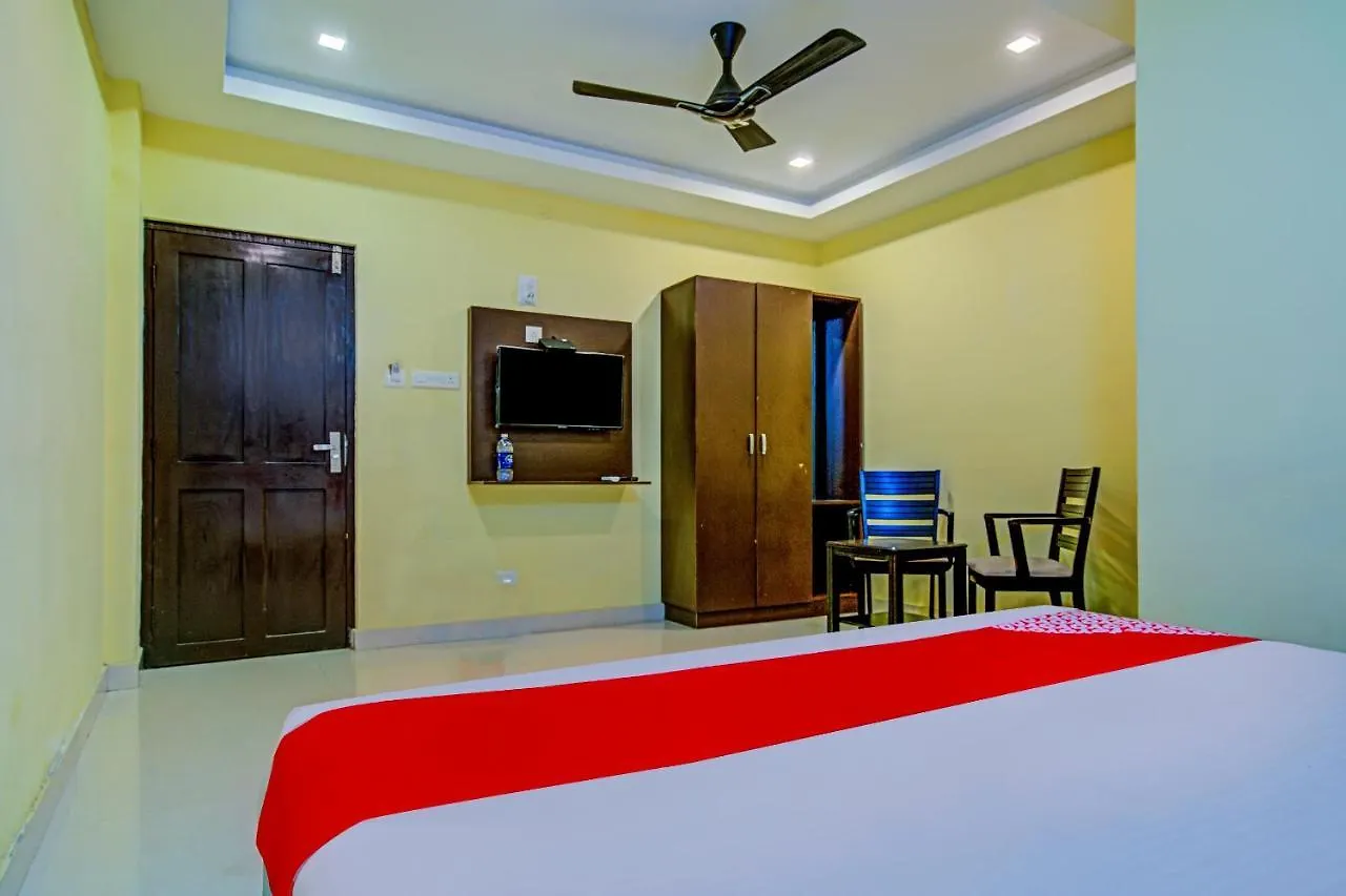 Oyo Flagship 77876 Amigo Suites 4*, Kochi India